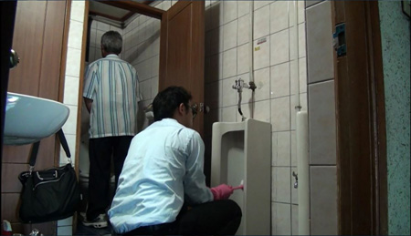 限られた言葉とトイレの捕獲